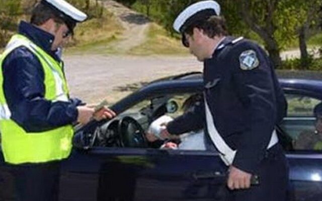 “Καμπάνα” σε οδηγό που κατήγγειλε αστυνομικό…
