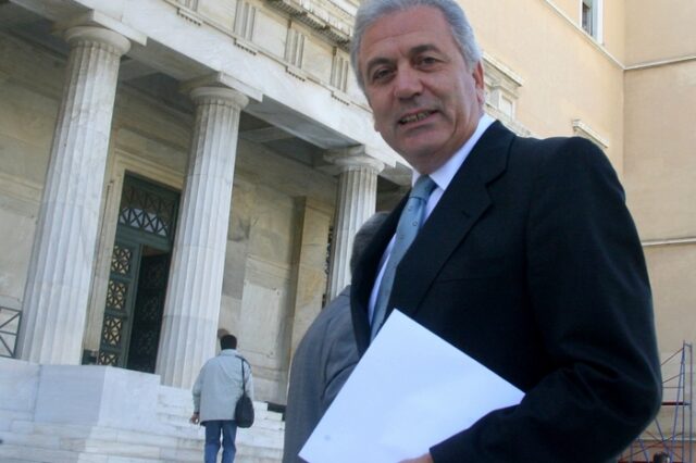 Διαρροή: Ο Αβραμόπουλος παίρνει το χαρτοφυλάκιο μετανάστευσης που επιδίωκε, στην Κομισιόν του Juncker