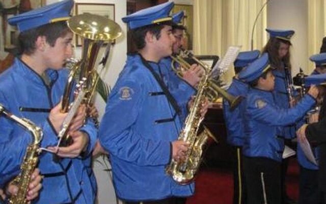Απλήρωτοι οι μουσικοί αλλά δίνονται 2.800 ευρώ για…φωτογράφιση