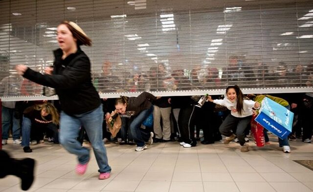 Αντίθετοι με τη Black Friday οι ιδ. υπάλληλοι: ‘Εκμεταλλεύονται καταναλωτές και εργαζόμενους’