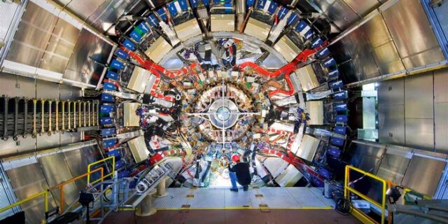 CERN: Ενδείξεις για νέα μορφή ύλης