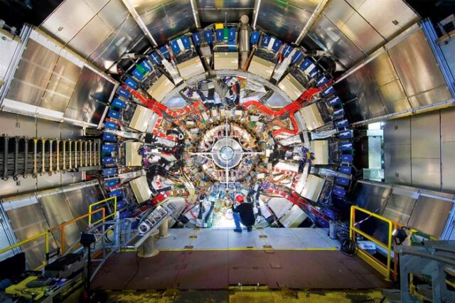 CERN: Ενδείξεις για νέα μορφή ύλης