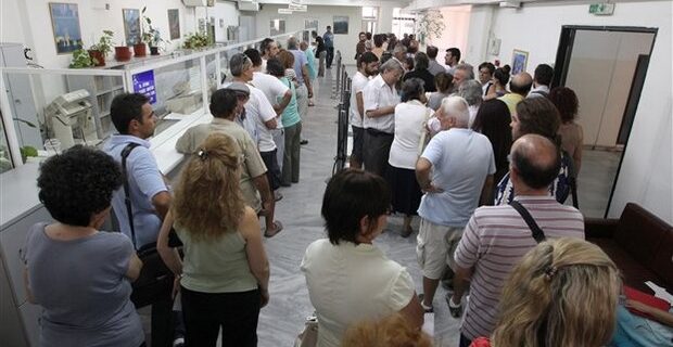 Φορολογούν τα μπλοκάκια, όπως τους μισθωτούς