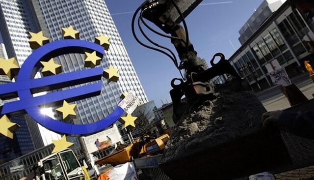 Η ΕΚΤ διαψεύδει τα σενάρια για νέο κούρεμα του χρέους