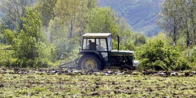 Απότακτος αστυνομικός εξαπατούσε αγρότες στην Αιτωλοακαρνανία