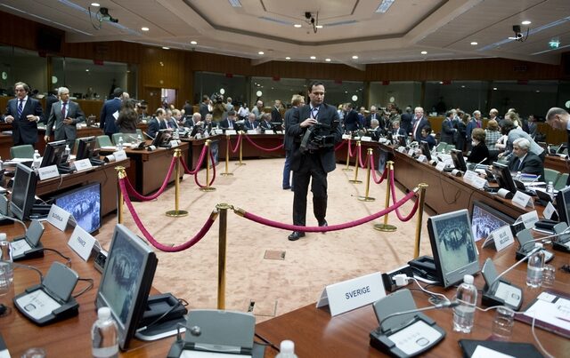 Έκθεση Eurogroup: Πώς μπορεί να μειωθεί το ελληνικό χρέος