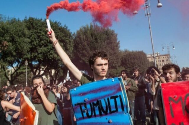 Η ύφεση μετά την Ελλάδα “χτυπά” την Ευρωζώνη