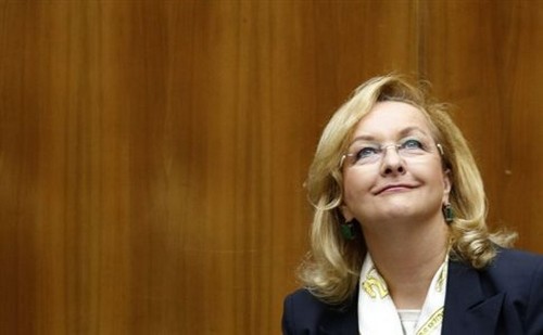 “Μείγμα” δυνατοτήτων που να αποδέχονται οι Ευρωπαίοι φορολογούμενοι, θέλει η κ. Φέκτερ