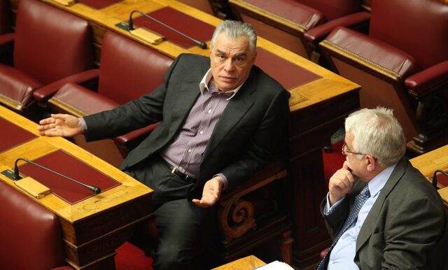 Γιακουμάτος σε Παναγούλη: “Μην ευτελίζεις το ηρωικό όνομα του αδελφού σου και μιας ηρωίδας μάνας”