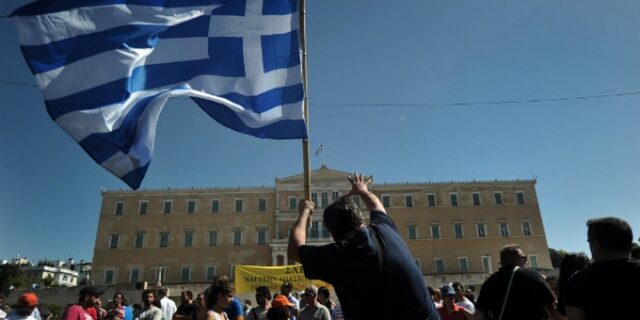 CNN: “Το τέλος της ελληνικής μεσαίας τάξης”