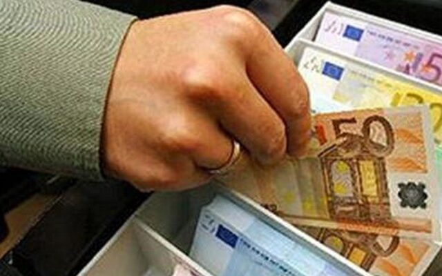 Έκαναν “φτερά” 10.000 ευρώ από τη ΔΕΥΑ Αμαλιάδας