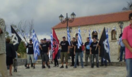Κατακραυγή για τα φυλλάδια της ΧΑ κατά του Πολυτεχνείου
