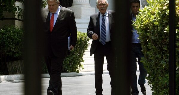 Ανασχηματισμός: Ο Βενιζέλος θέλει, ο Κουβέλης όχι