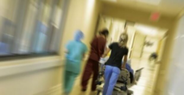 “Ναι” στην ευθανασία λέει το 52% των Ελλήνων