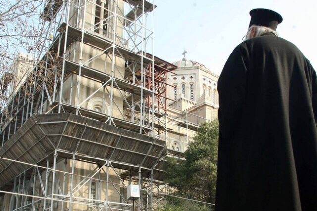 Ιερέας με καταθέσεις 3 εκατομμυρίων ευρώ