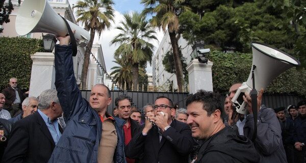 Συνεχίζει τις καταλήψεις η ΠΟΕ-ΟΤΑ. Συνεδριάζει εκτάκτως τη Δευτέρα