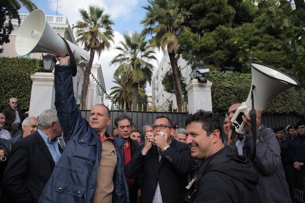 Λουκέτο στους δήμους. Στα άκρα η κόντρα με την κυβέρνηση