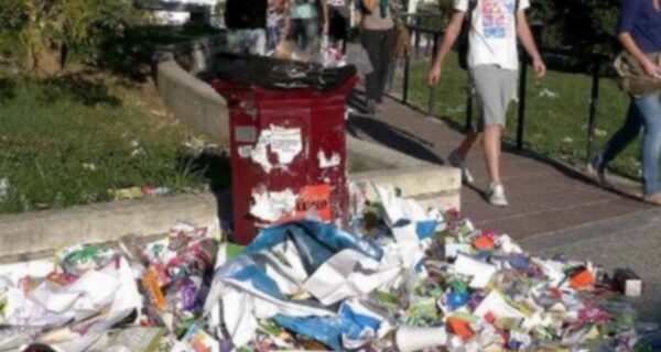 ΑΠΘ: Άγριο ξύλο σε καθηγητή και φοιτητές για τα σκουπίδια