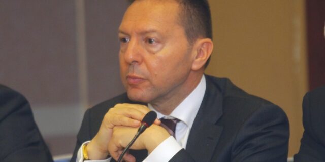 Στουρνάρας: “10,6 δισ. ευρώ θα πάνε στην πραγματική οικονομία”