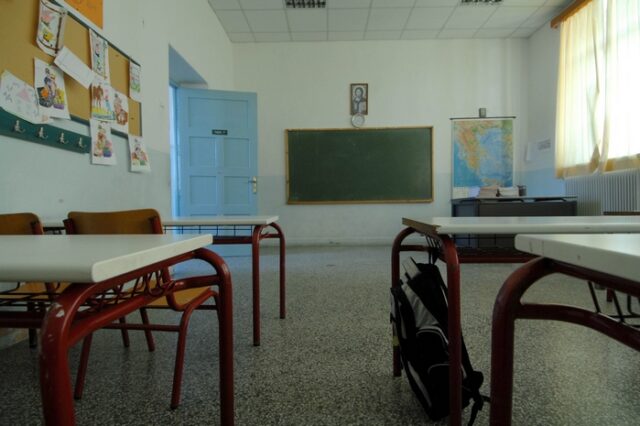Καταγγελία: Θεολόγος έφερε Ρωσίδες στην Ελλάδα με τη σφραγίδα σχολείου