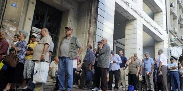Συνήγορος του Πολίτη: Χρηματικό ποσό ως “έναντι” για όσους συνταξιοδοτούνται