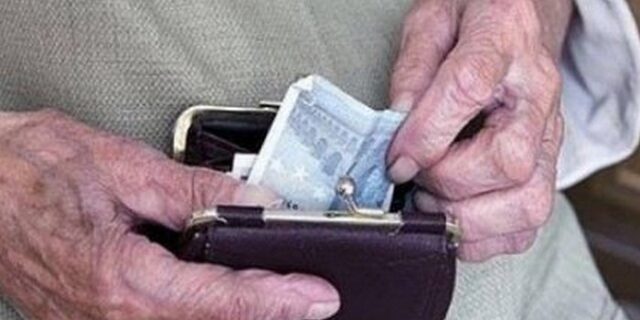Τράπεζα “άδειασε” λογαριασμό ηλικιωμένης