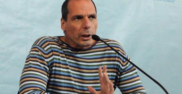 Βαρουφάκης: Αυτή τη στιγμή η Κύπρος είναι εκτός ευρώ