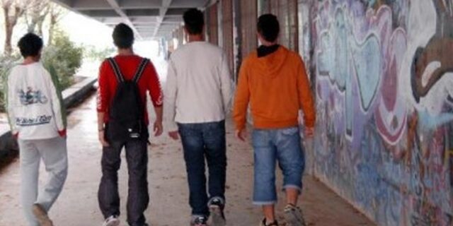 Μαθητής γυμνασίου εκβίασε συμμαθητή του για χρήματα και κολατσιό