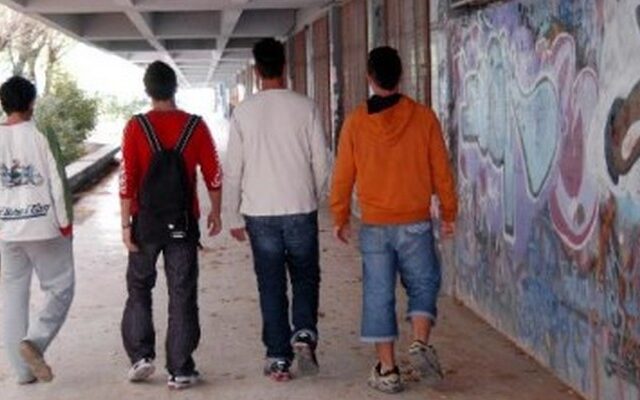 Μαθητής γυμνασίου εκβίασε συμμαθητή του για χρήματα και κολατσιό
