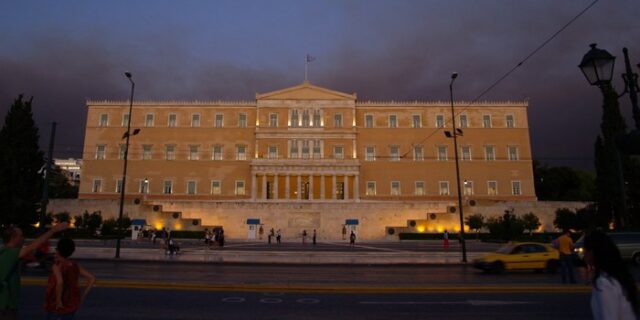 Κρίση αξιών και θεσμών στη σύγχρονη εποχή