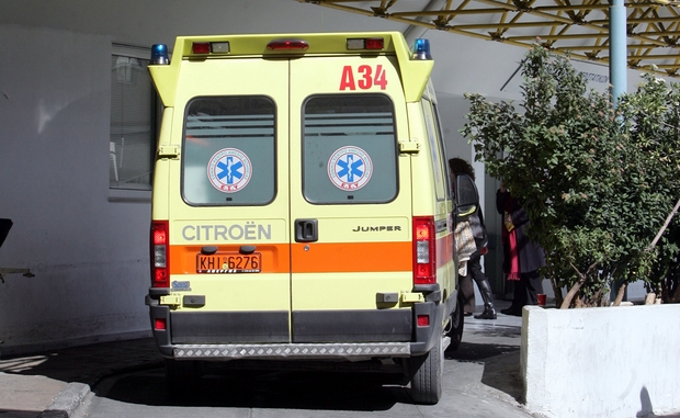 Φορτηγό παρέσυρε και σκότωσε πεζό στην Τατοΐου