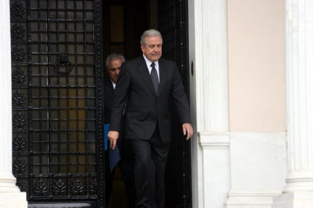 Αβραμόπουλος: Πολιτική λύση στην Ουκρανία για να μη κυριαρχήσει ο εθνικιστικός εξτρεμισμός