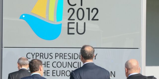 Κύπρος: Απαγόρευση εξόδου σε όσους χρωστούν στο Δημόσιο