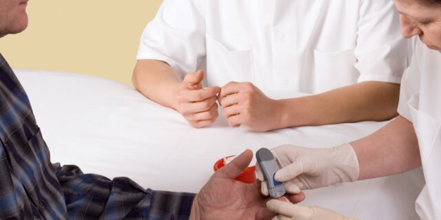 Η καθιστική ζωή στο σπίτι και το γραφείο αυξάνει τον κίνδυνο για διαβήτη