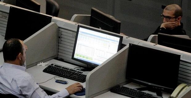 Προσφορές 30 δισ. ευρώ για την επαναγορά ελληνικών ομολόγων