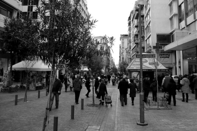 ”Μαύρα” Χριστούγεννα για την Ελλάδα της κρίσης. Νεκρώνει η αγορά