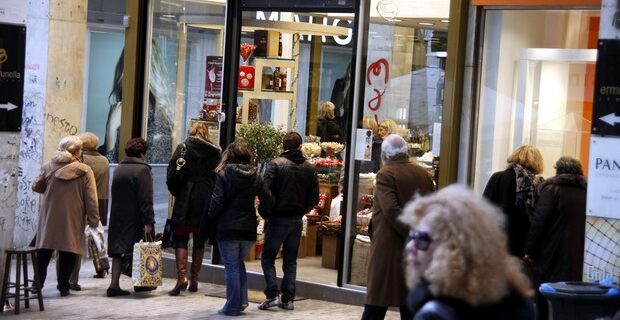 Έρευνα: Οι συνέπειες από το άνοιγμα των καταστημάτων τις Κυριακές