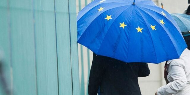 Eurostat: Σε ύφεση ξανά η Ευρωζώνη. Πρωταθλήτρια η Ελλάδα με ύφεση 7,2