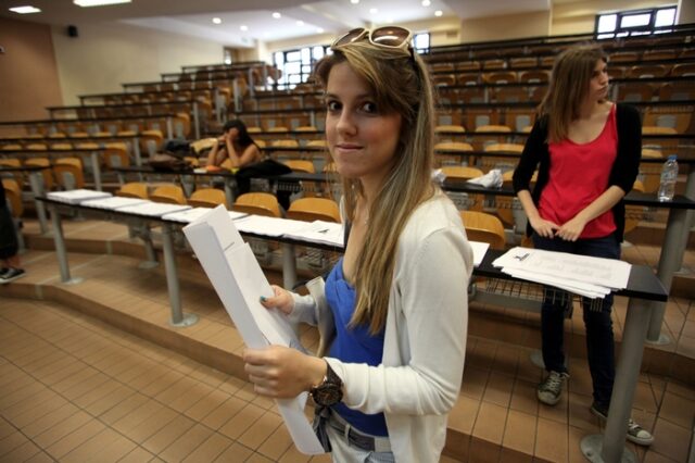 Εκτός ΑΕΙ – ΤΕΙ ένας στους δύο φετινούς υποψηφίους