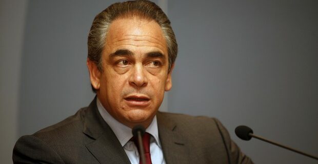Χαμηλούς τόκους για αποπληρωμή οφειλών προς τα ταμεία ζητά ο Κ. Μίχαλος