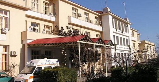 Μυτιλήνη: Ρατσιστικό φυλλάδιο με πρόσωπα ασθενών μεταναστών μοιράζει η Χρυσή Αυγή σε νοσοκομεία