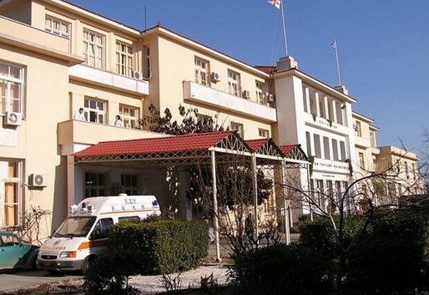 Μυτιλήνη: Ρατσιστικό φυλλάδιο με πρόσωπα ασθενών μεταναστών μοιράζει η Χρυσή Αυγή σε νοσοκομεία