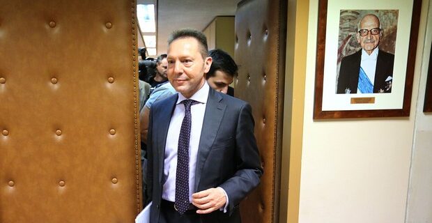 Ποιοι μπαίνουν στη σειρά για εξόφληση από το υπ. Οικονομικών
