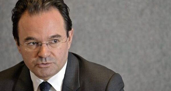 Ούτε νόμιμο, ούτε ηθικό: Το βαρύ τίμημα της απαξίωσης των θεσμών