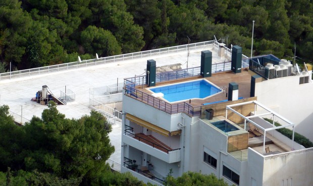 Φορολογία: Οι “φτωχοί” με τις πισίνες και τα κορόιδα της εφορίας