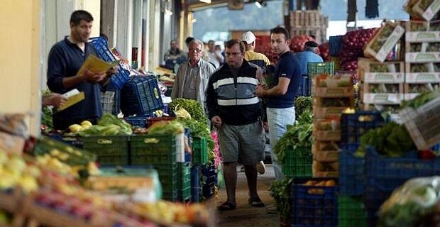 Ανοιχτή η αγορά του Ρέντη για αγορές σε τιμές χονδρικής