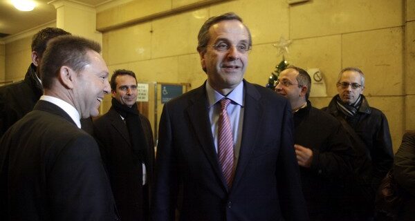 Σαμαράς: Κάθε μήνα το 50% του βασικού μισθού για όσους θα υποβάλλουν αίτηση για σύνταξη