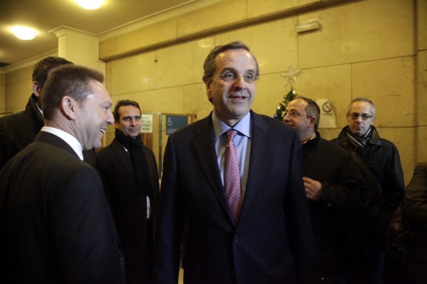 Σαμαράς: Κάθε μήνα το 50% του βασικού μισθού για όσους θα υποβάλλουν αίτηση για σύνταξη