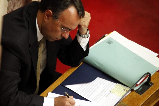 Στα 2,5 δισ. ευρώ το πλεόνασμα το 8μηνο. “Αγγίζει” το στόχο του 1,5%