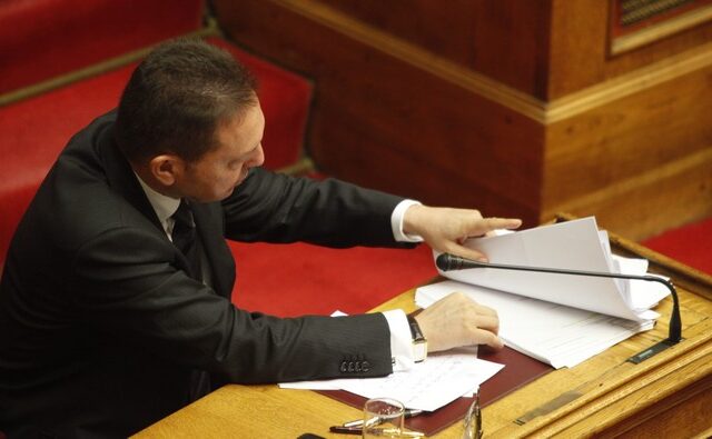 Στη Βουλή το φορολογικό νομοσχέδιο. Ποιοι χάνουν, ποιοι κερδίζουν